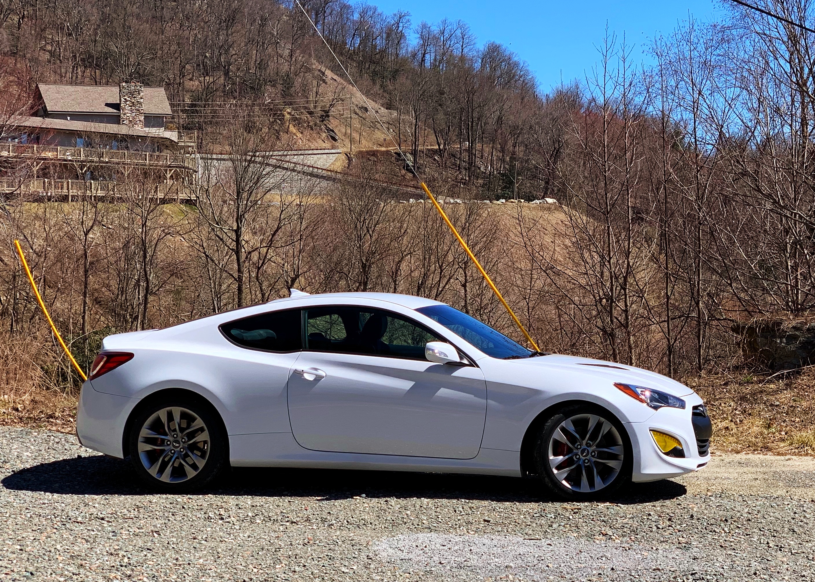 Hyundai Genesis (White)