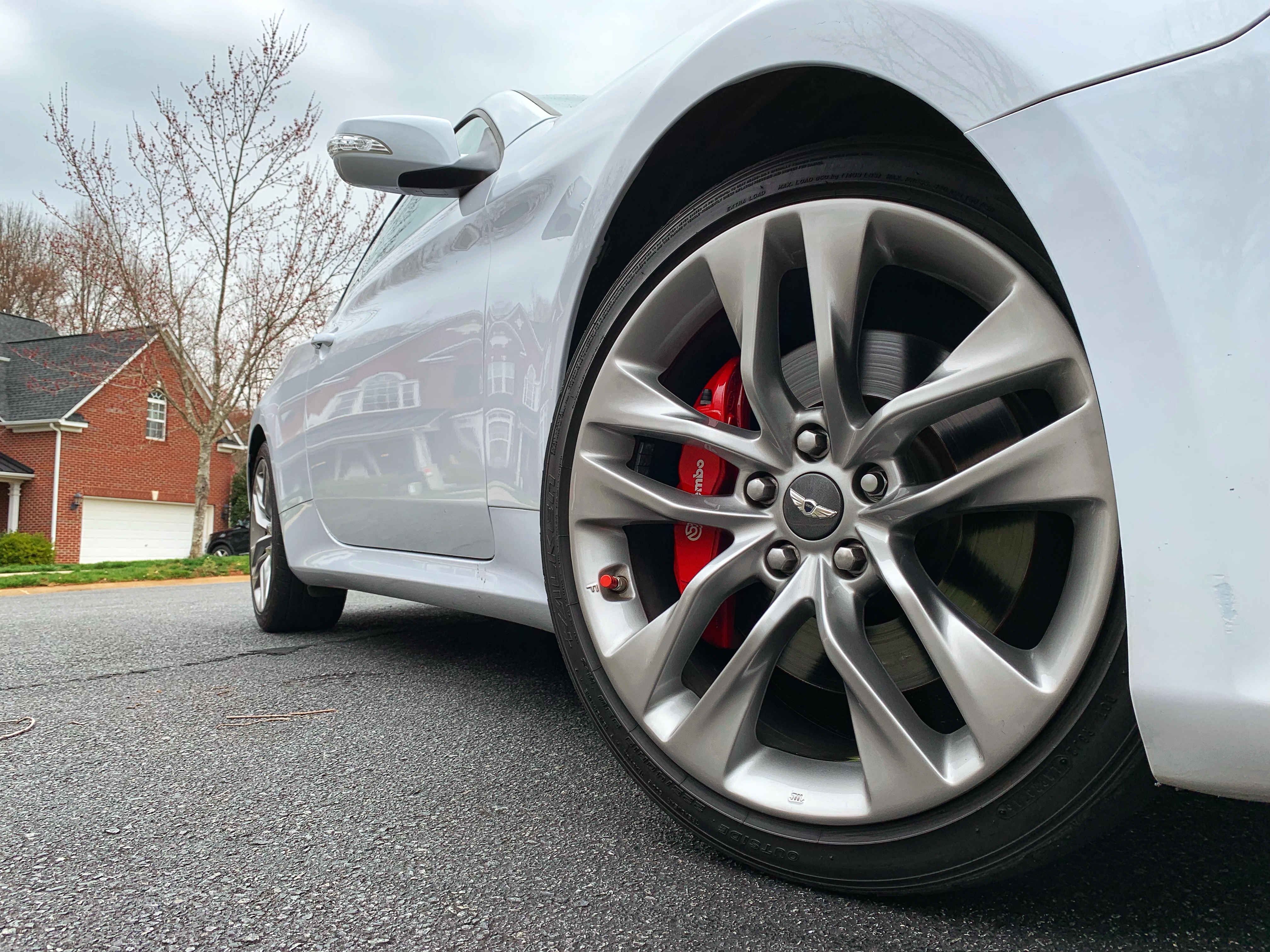 Hyundai Genesis (White)
